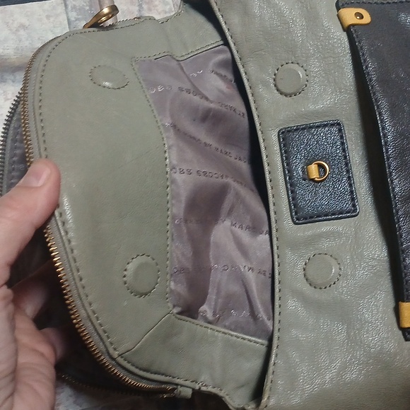 Marc by Marc Jacobs Tan and Black Messenger Bag - Picture 6 of 16